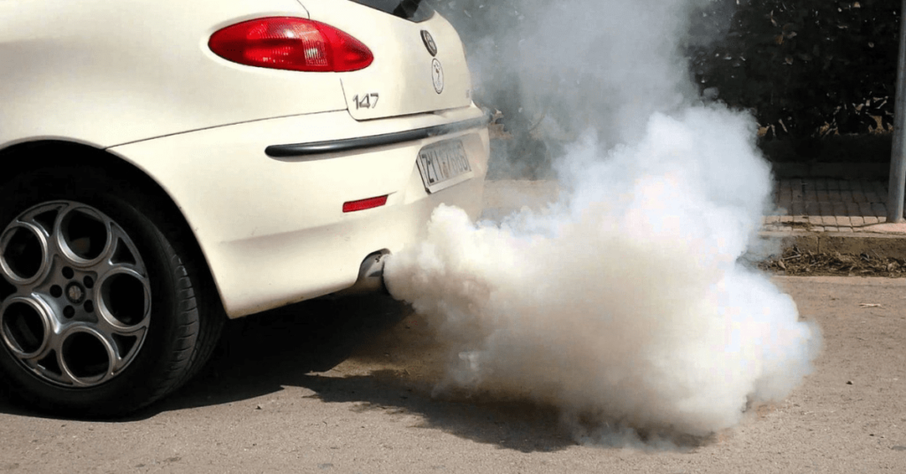 pourquoi ma voiture fume blanc