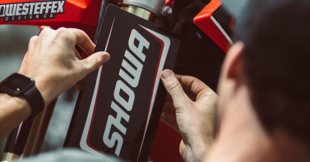 Comment coller un Kit Deco Moto Cross